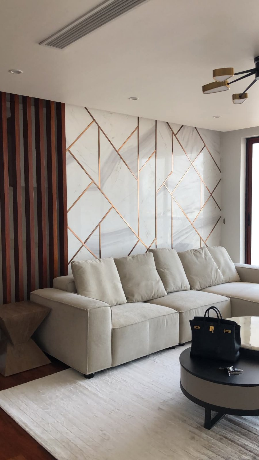 အလုံမြို့နယ်ရှိCondoအငှား