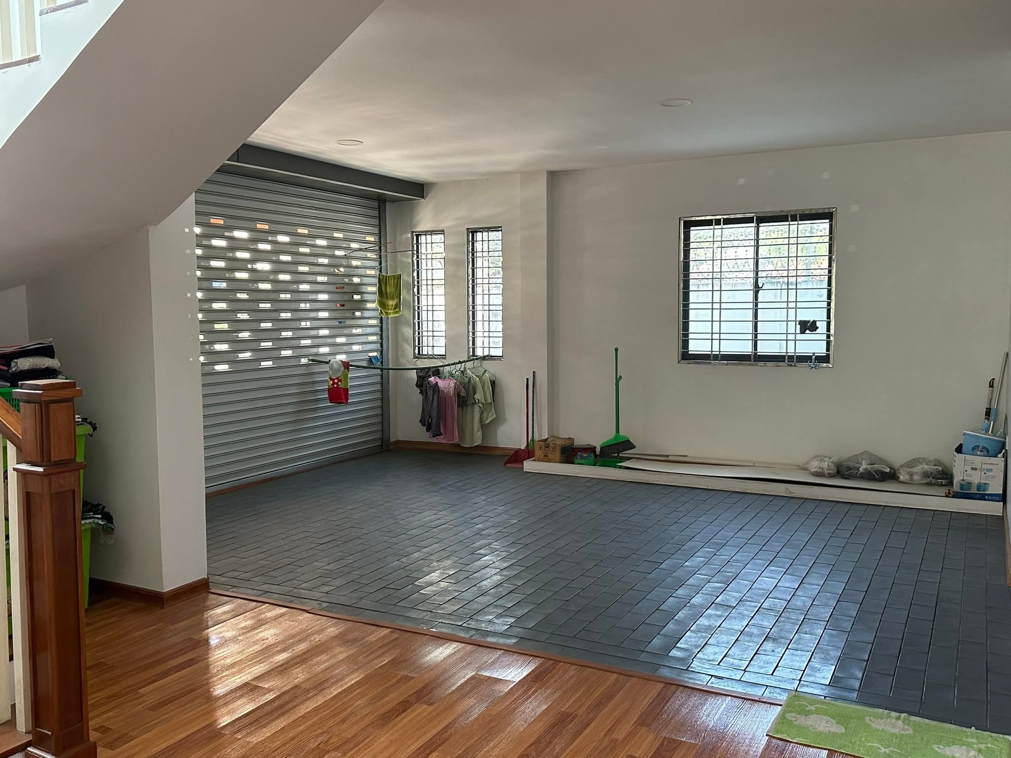 သာကေတမြို့နယ်ရှိလုံးချင်းအငှား