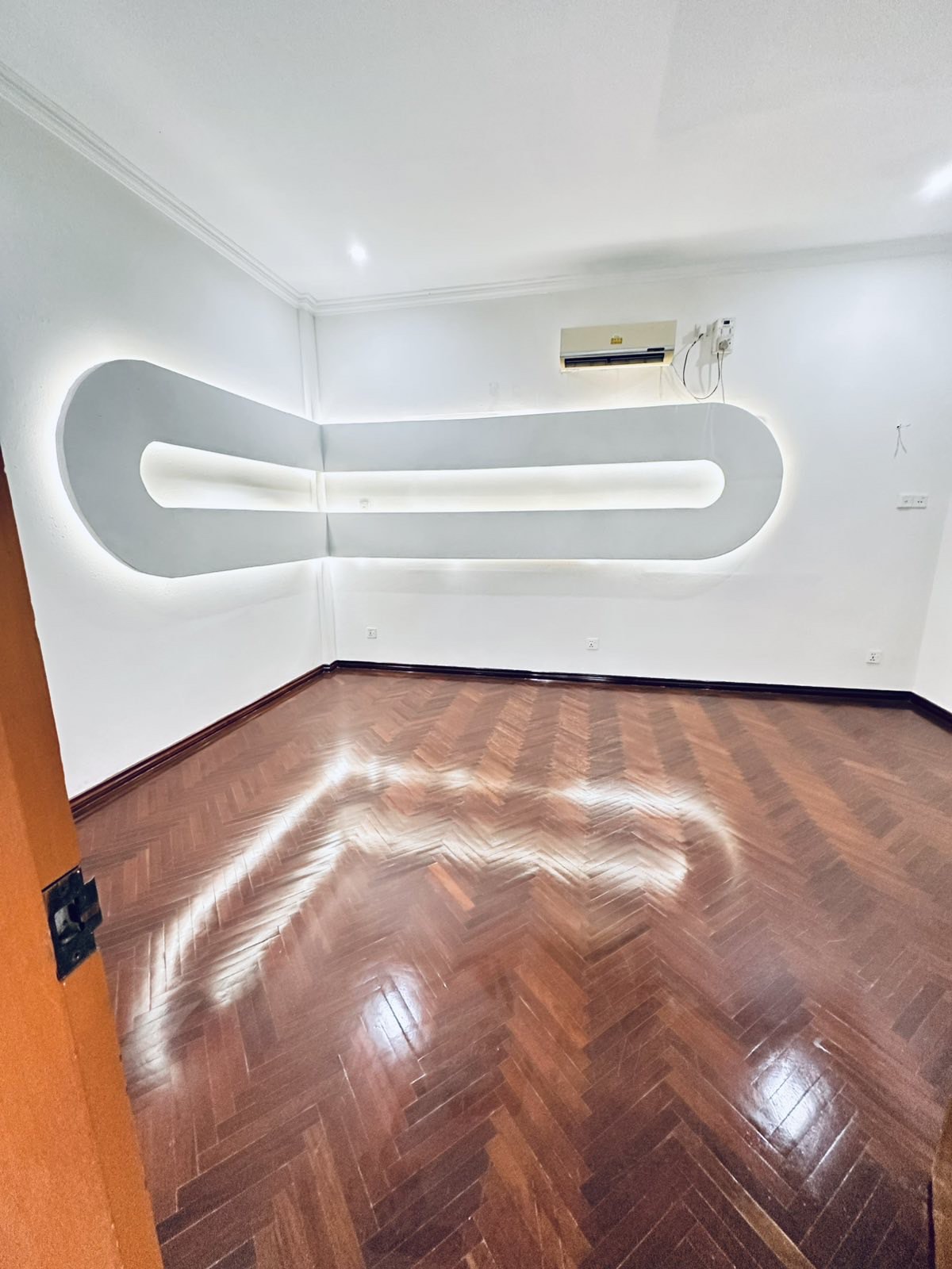 စမ်းချောင်းမြို့နယ်ရှိလုံးချင်းအငှား