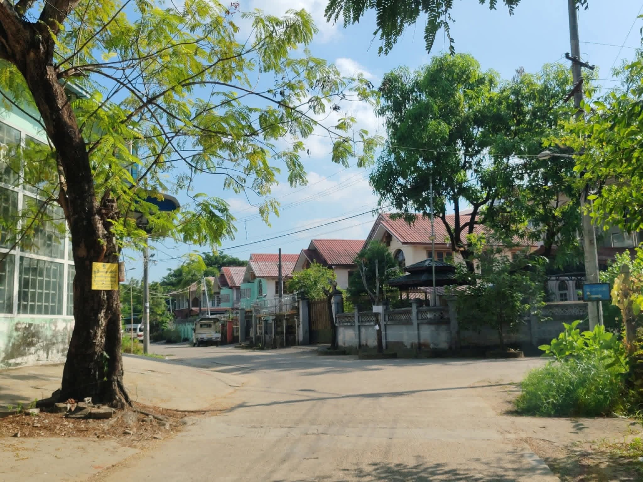 မြောက်ဥက္ကလာပမြို့နယ်ရှိလုံးချင်းအရောင်း