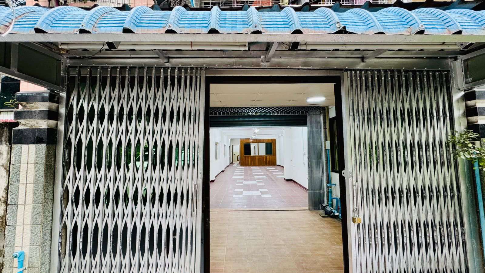 စမ်းချောင်းမြို့နယ်ရှိမြေညီတိုက်ခန်းအငှား