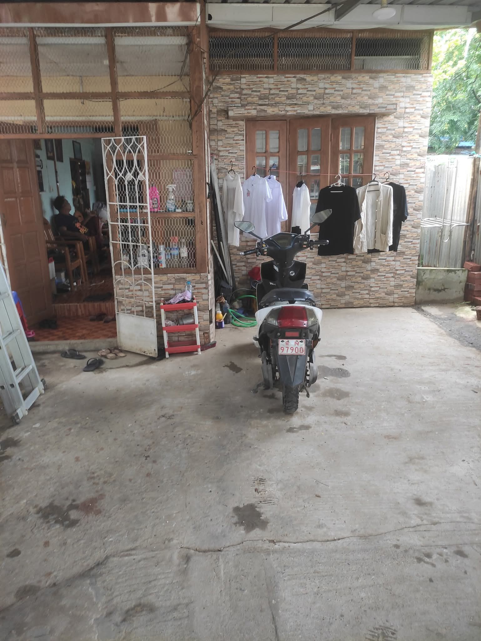 အရှေ့ဒဂုံမြို့နယ်ရှိလုံးချင်းအရောင်း