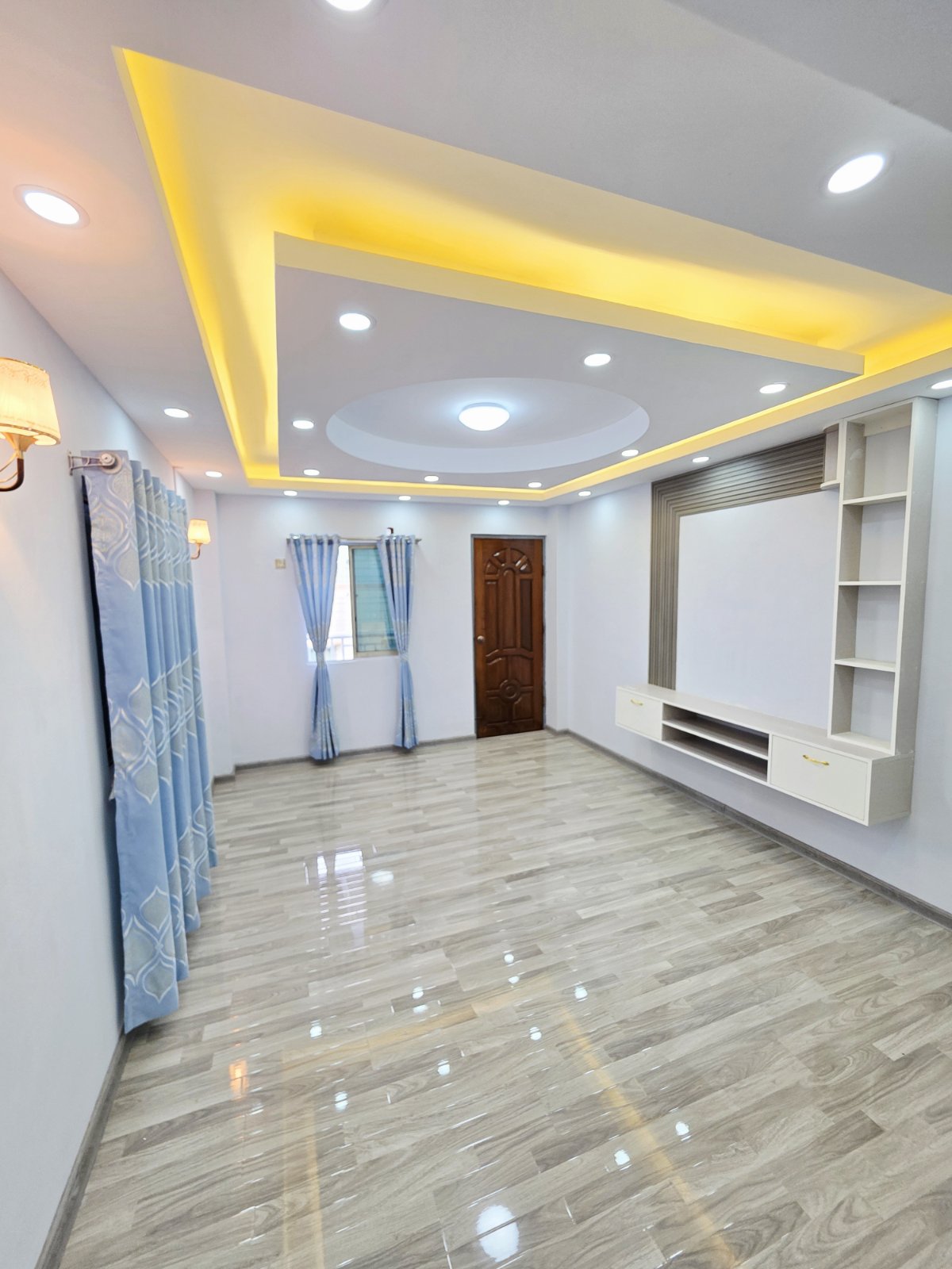 ကြည့်မြင်တိုင်မြို့နယ်တိုက်ခန်းအရောင်း