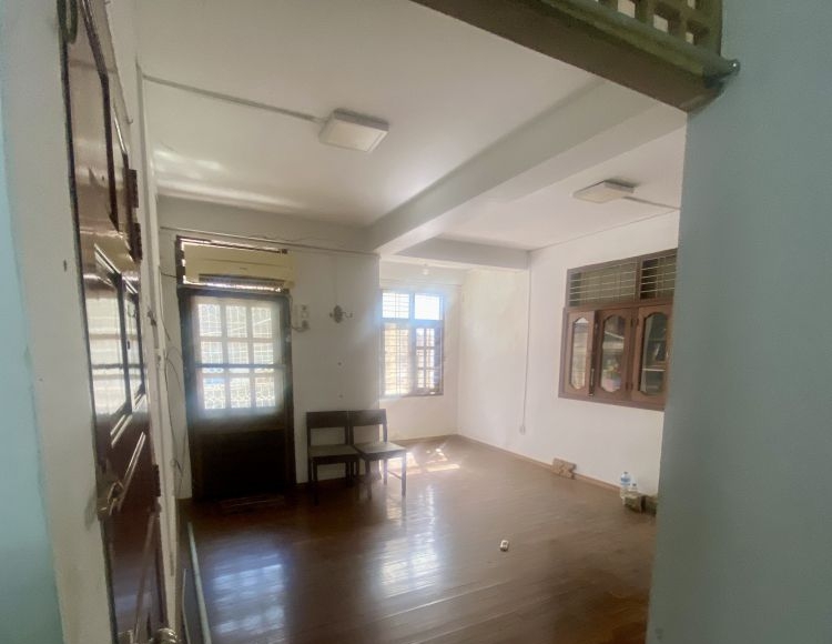 ရန်ကုန်တိုင်းဒေသကြီး၊ပုဇွန်တောင်မြို့နယ် ၊တိုက်ခန်းအရောင်း