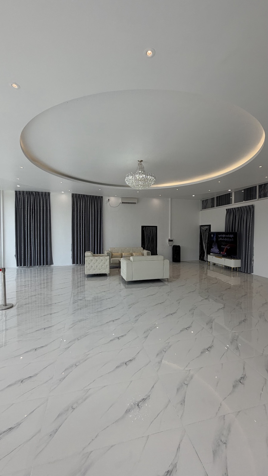 တောင်ဒဂုံမြို့နယ်ရှိ CarShwroomအရောင်း