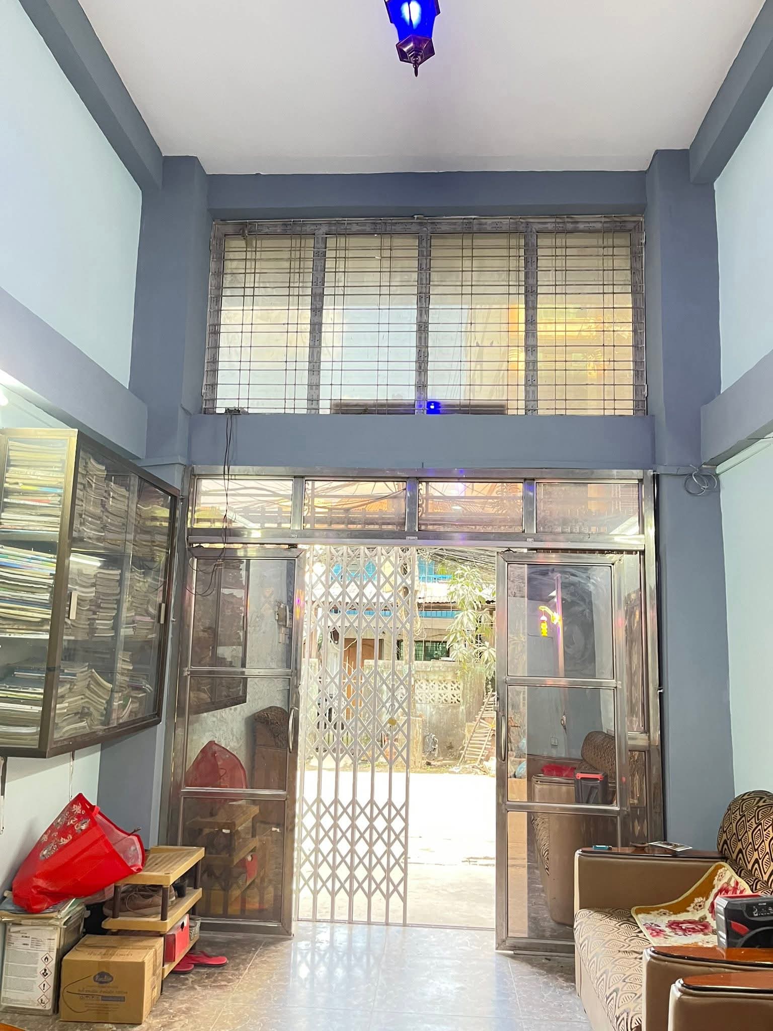 တောင်ဥက္ကလာပမြို့နယ်ရှိမြေညီထပ်ခိုးအရောင်း