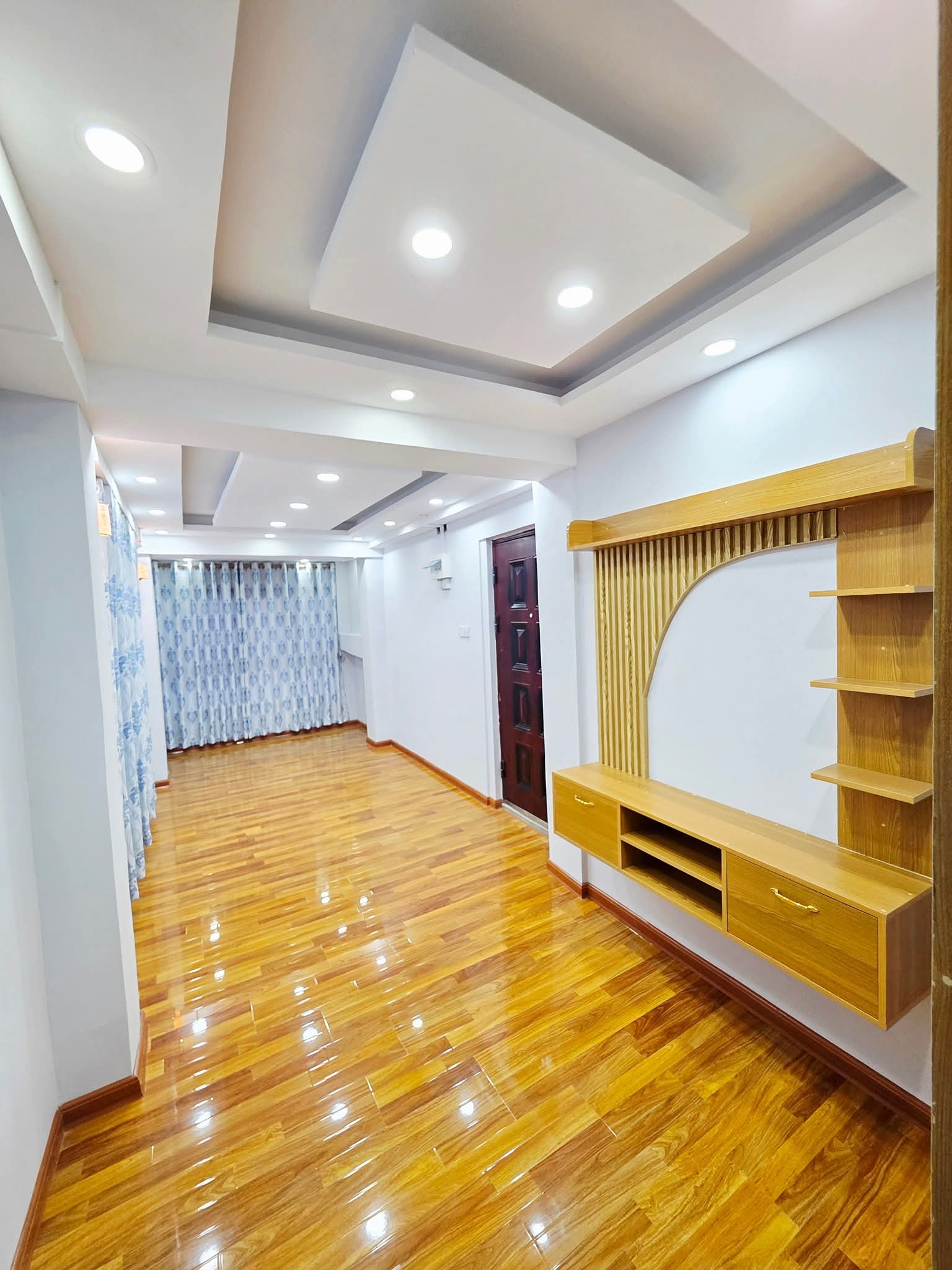 ကြည့်မြင်တိုင်mini condo အရောင်း