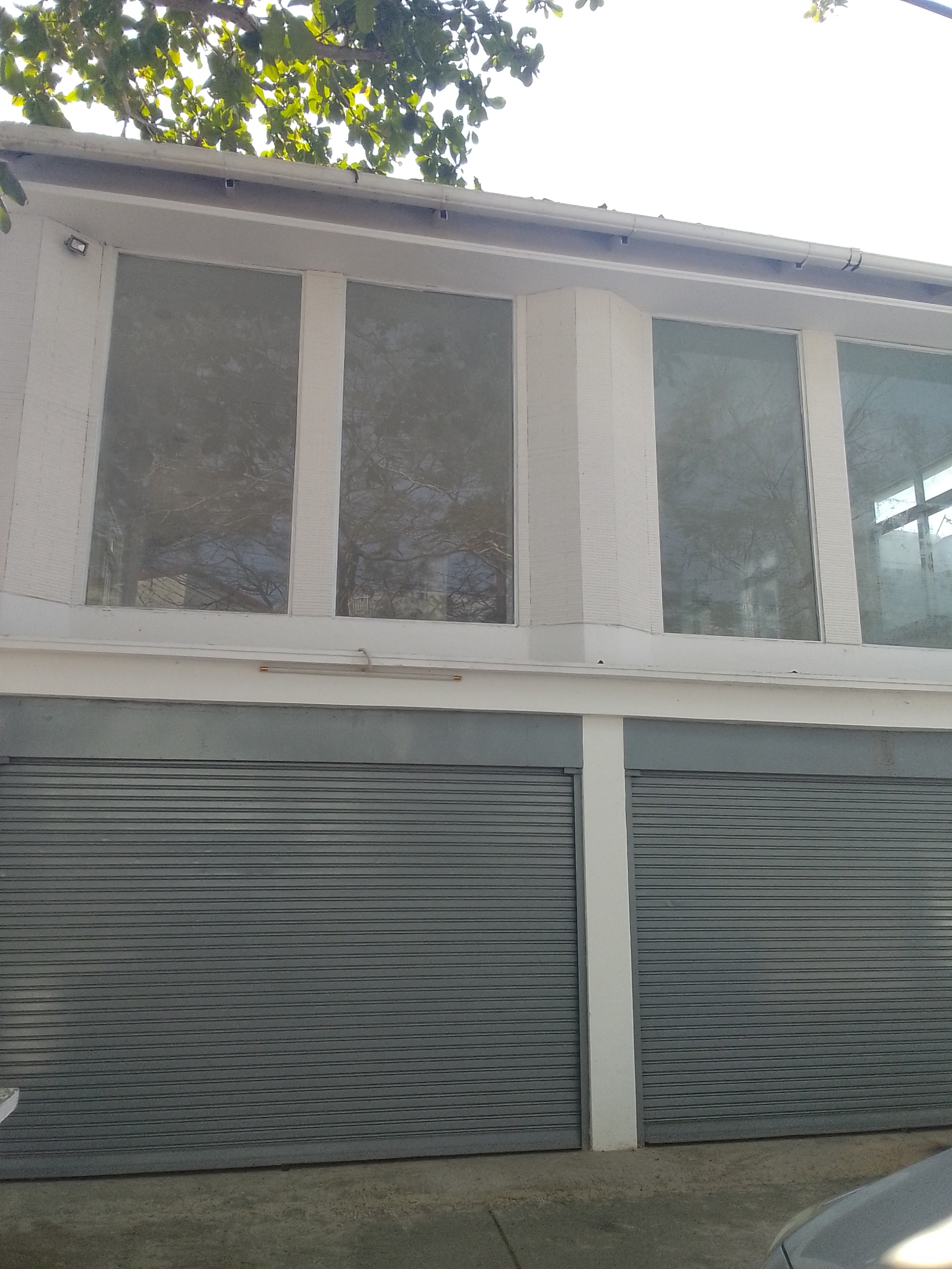 မြောက်ဒဂုံမြို့နယ်ရှိလုံးချင်းအရောင်း