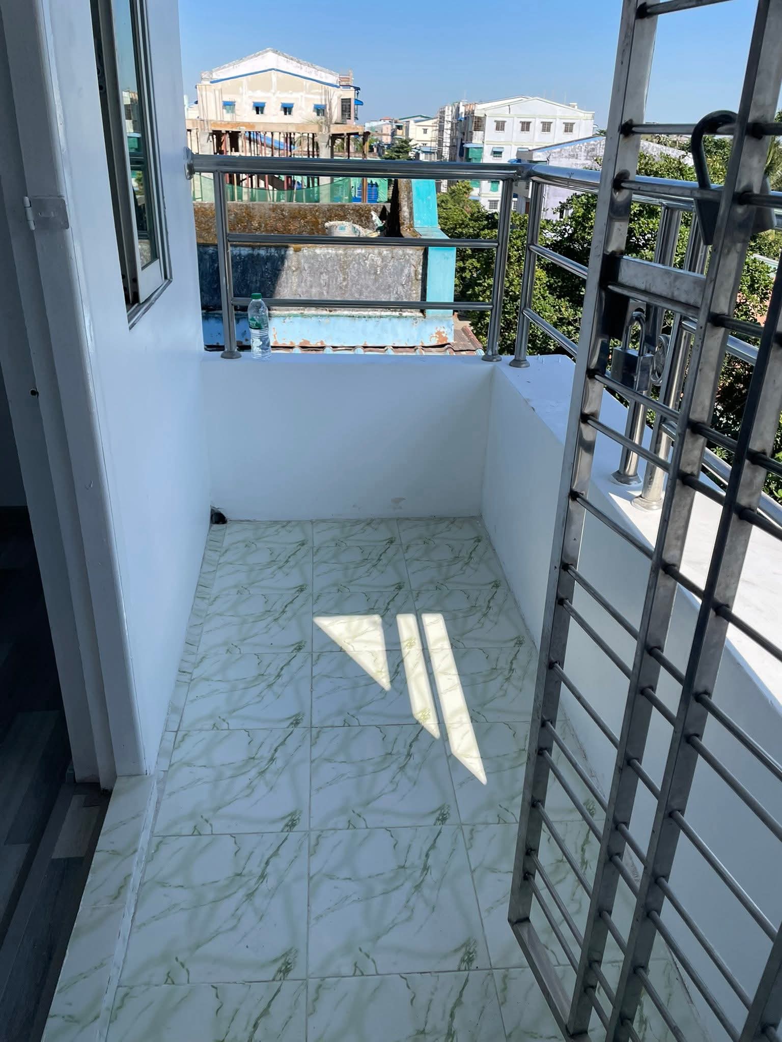 သင်္ဃန်းကျွန်းမြို့နယ်ရှိတိုက်ခန်းအရောင်း