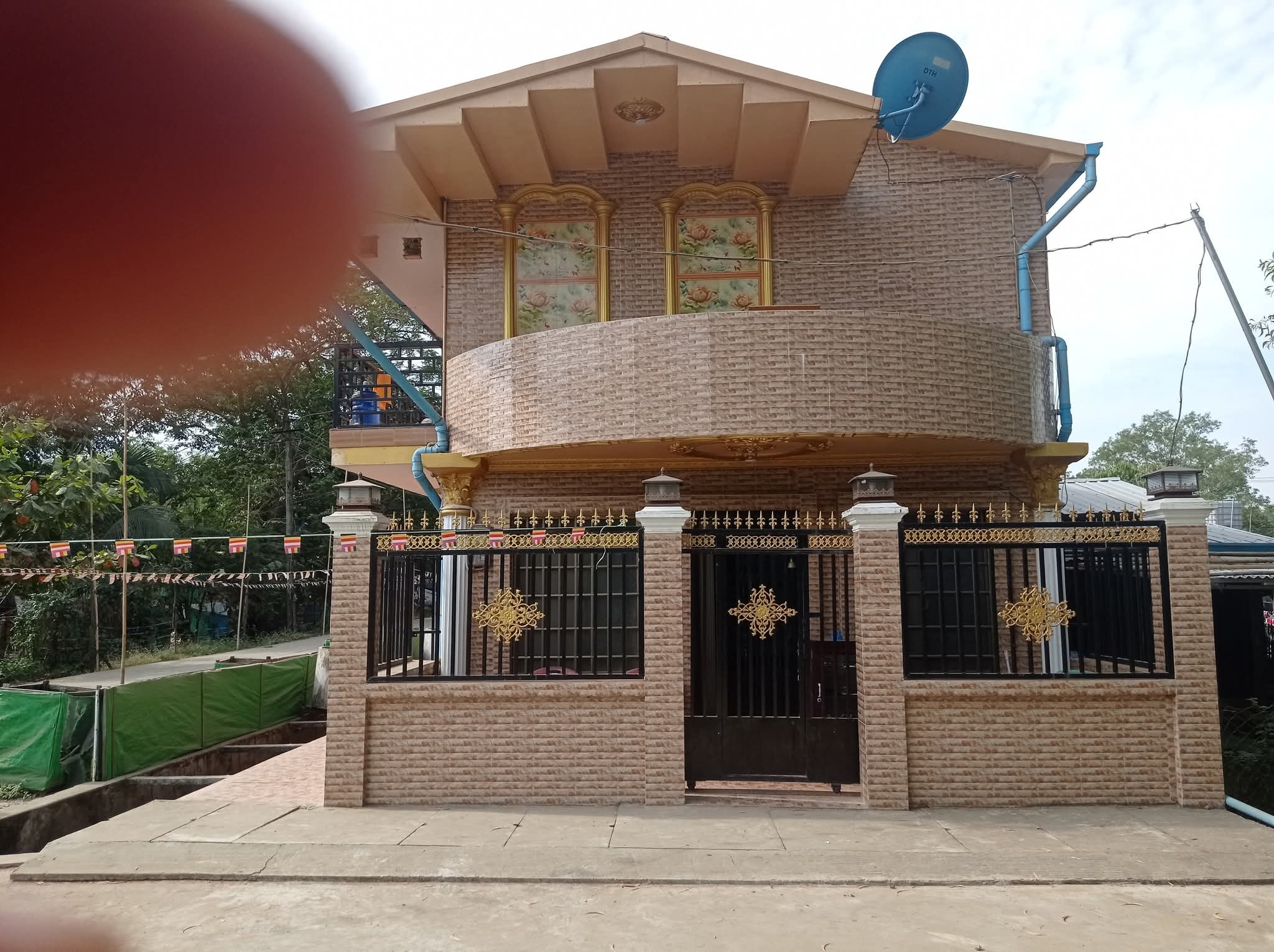 တောင်ဒဂုံ လုံးချင်းအိမ်အရောင်း
