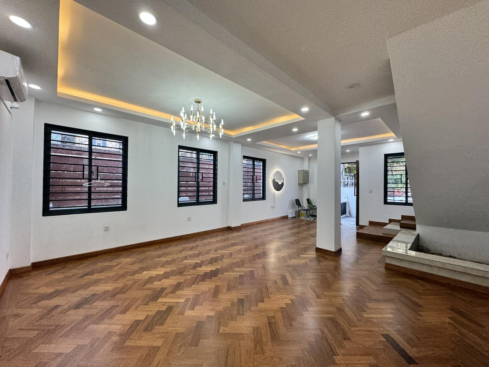 သင်္ဃန်ကျွန်မြို့နယ်ရှိလုံးချင်းအရောင်း