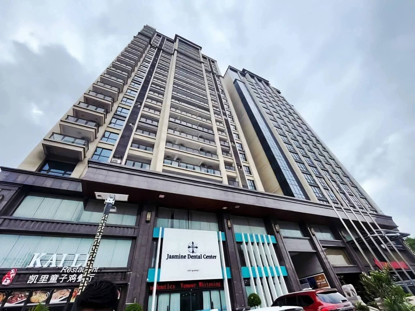 လှိုင်မြို့နယ်Century Condo အရောင်း