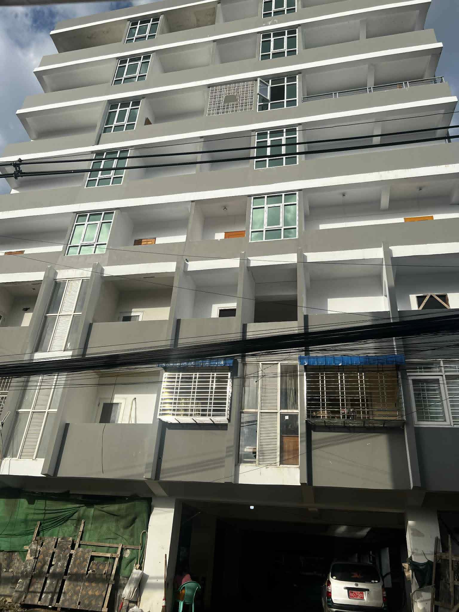 လှိုင်မြို့နယ်ရှိMiniCondoအရောင်း