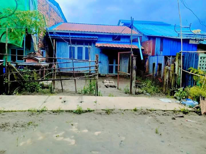 တောင်ဒဂုံမြို့နယ် လုံးချင်းအိမ်အရောင်း