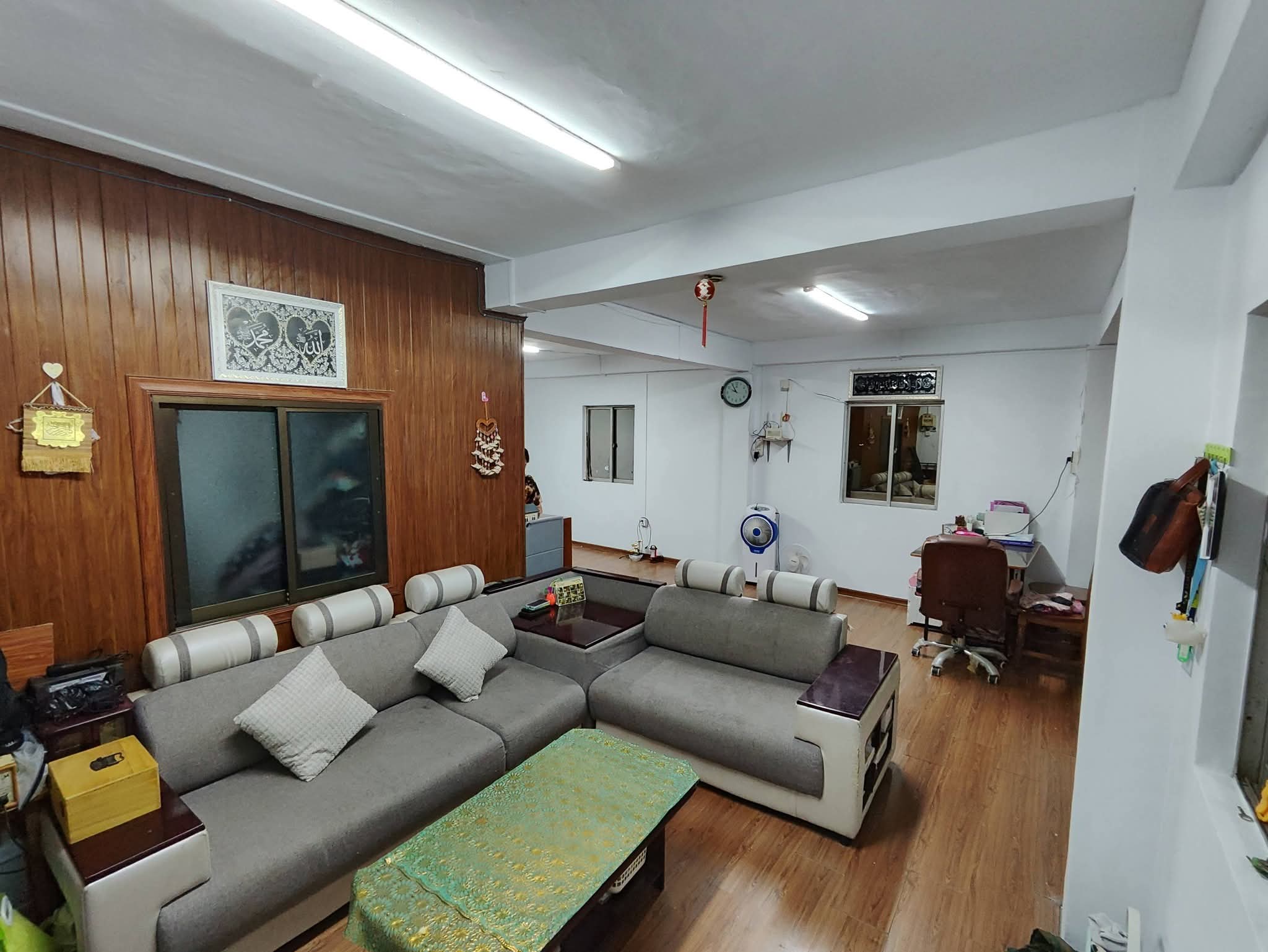 အလုံမြို့နယ်ရှိတိုက်ခန်းအရောင်း