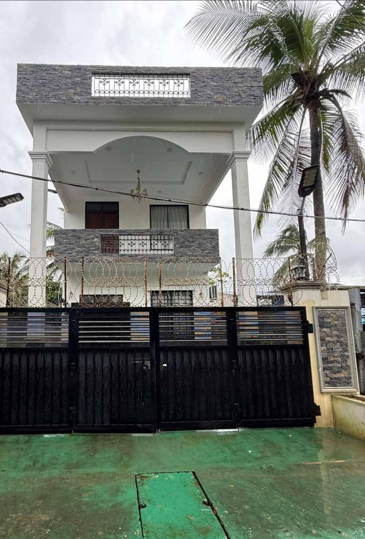 လှိုသာယာမြို့နယ်လုံးချင်းအရောင်း