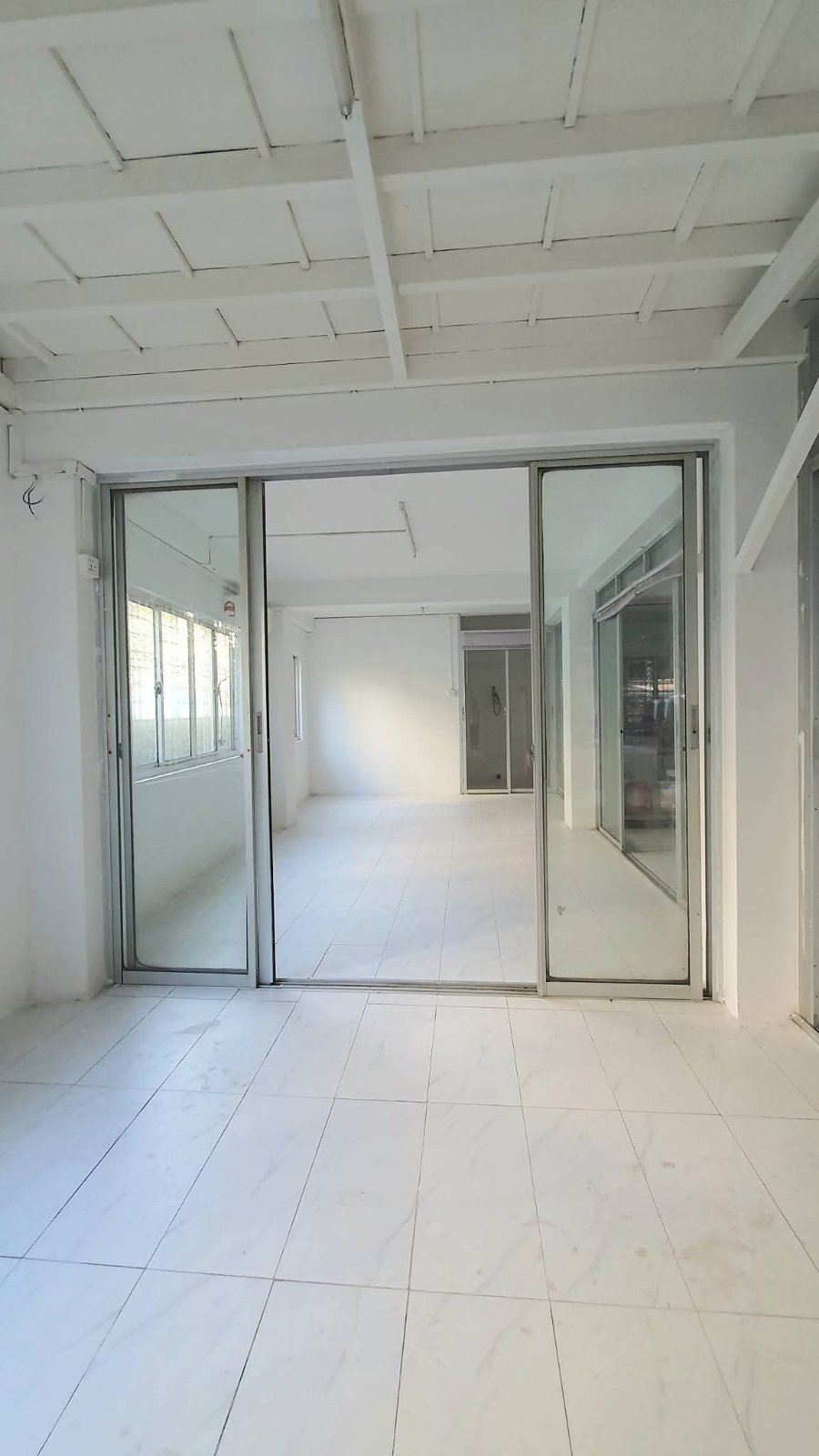 လှိုင်မြို့နယ်ရှိ မြေညီတိုက်ခန်းအရောင်း